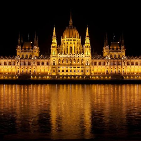 Parliament Apartment Budapest Exteriör bild